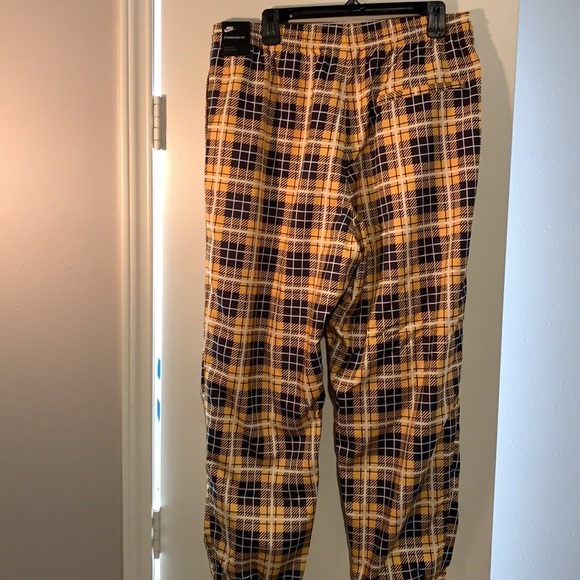 Nike Woven Plaid Track Pants - Picture 5 of 6